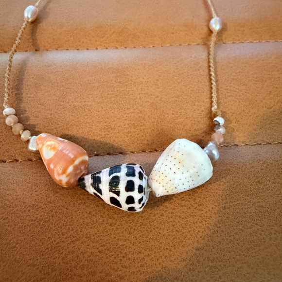 Hawaii Shell necklace - Picture 3 of 8